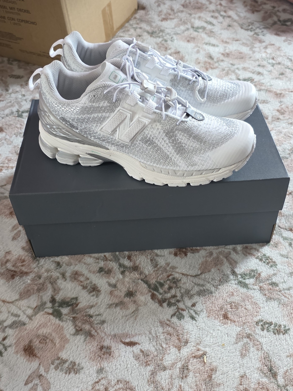 New Balance White and Light Gray Mesh Running Shoes